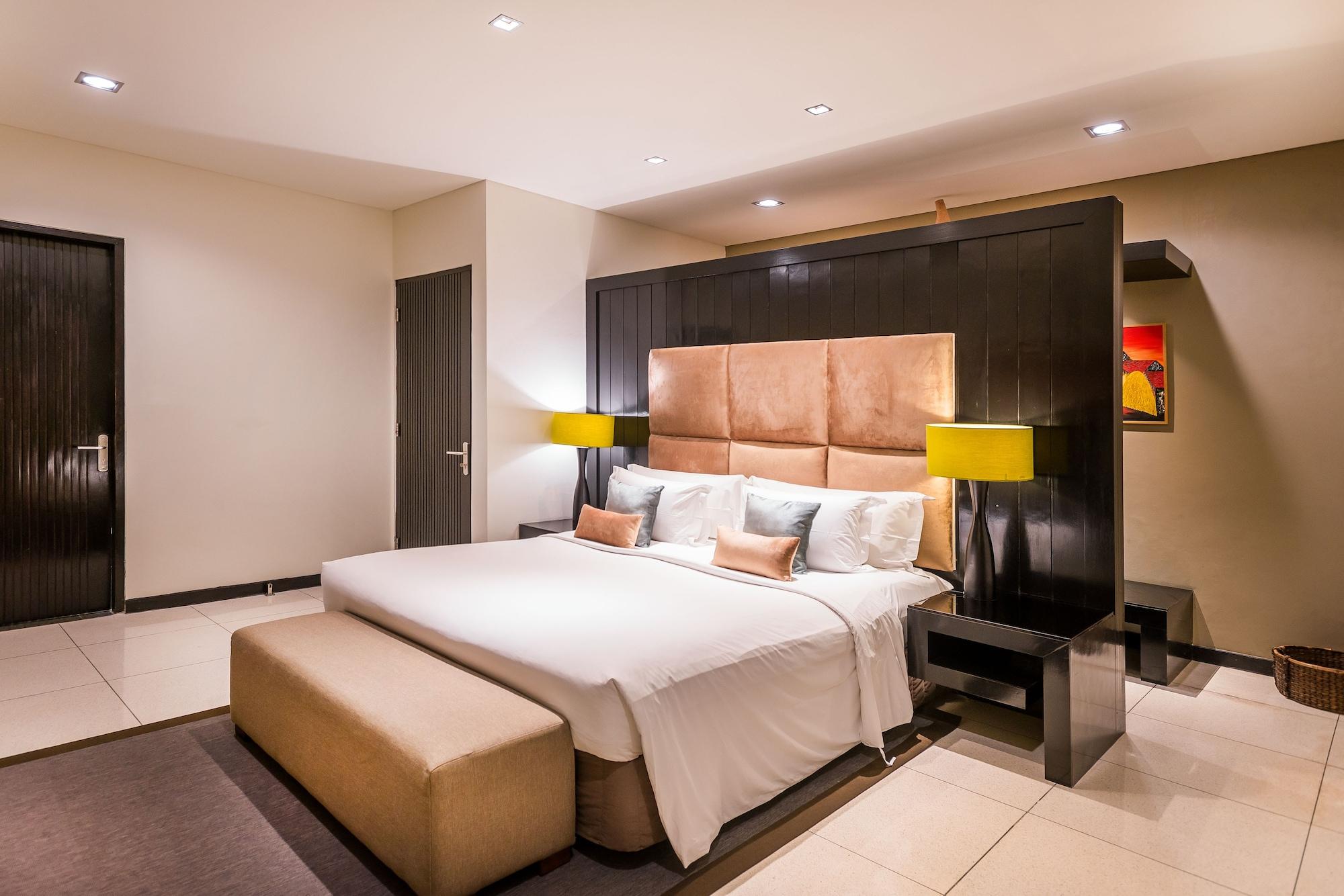 Cicada Luxury Townhouses Hotel 4*