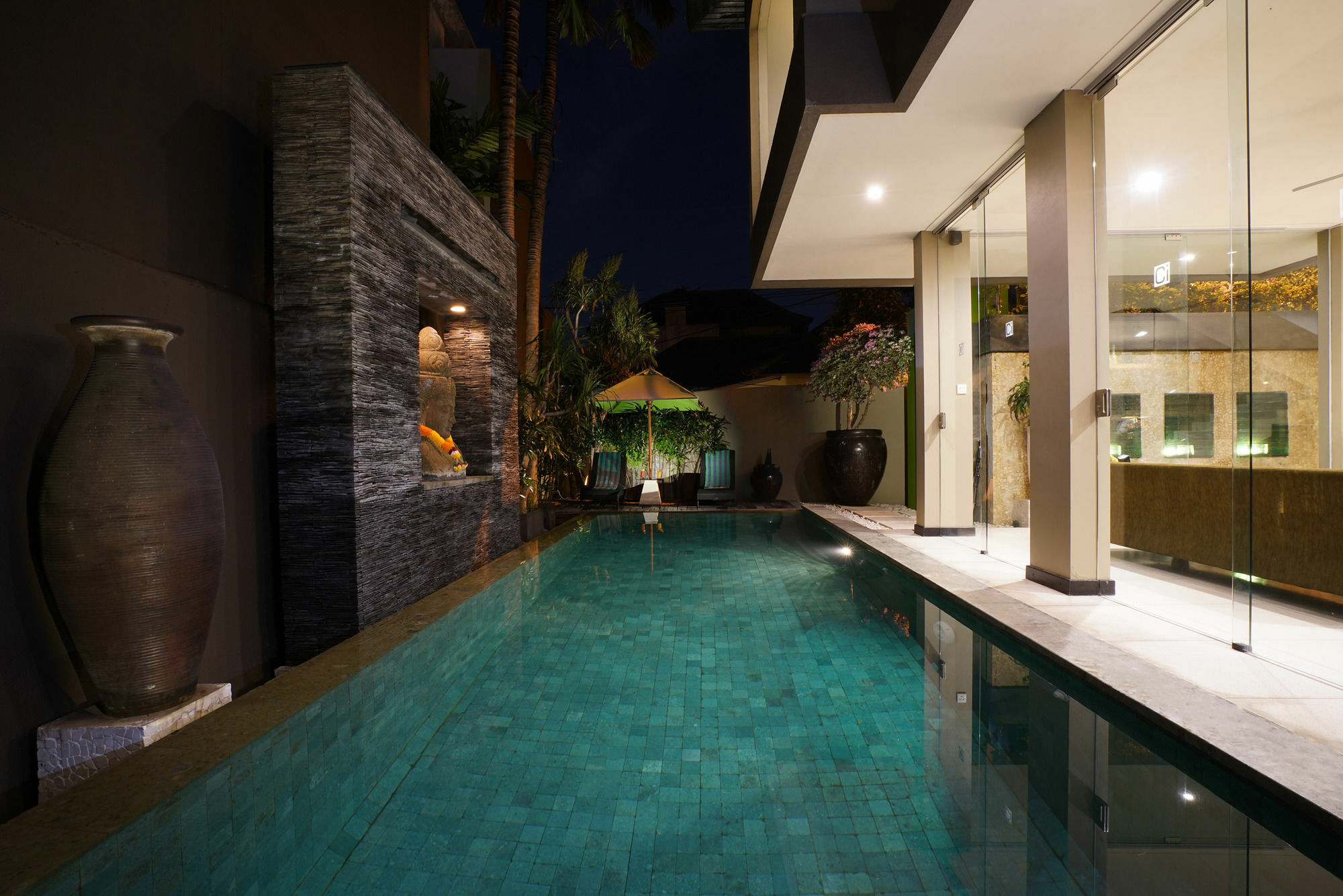 Cicada Luxury Townhouses Hotel 4*